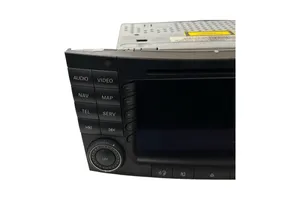 Mercedes-Benz E W211 Unidad delantera de radio/CD/DVD/GPS A2118276842