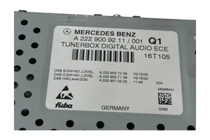 Mercedes-Benz C W205 Radio/CD/DVD/GPS-pääyksikkö A2229009211