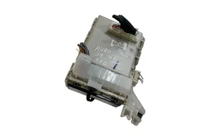 Toyota Auris 150 Module de fusibles 8273002130A