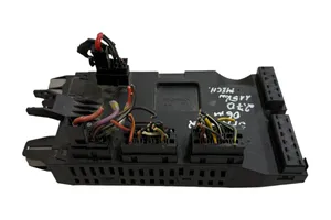 Mercedes-Benz Sprinter W901 W902 W903 W904 Module de fusibles A9015400350