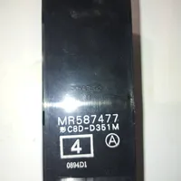Mitsubishi Colt Elektrisko logu slēdzis MR587477