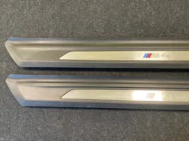 BMW M4 F82 F83 Etuoven kynnyksen suojalista 8054414