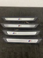 BMW 5 G30 G31 Slenksčių apdailų komplektas (vidinis) 8061056