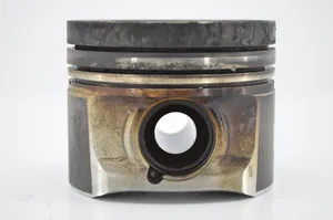 Toyota Avensis T270 Piston 13101WA030