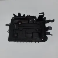 Opel Corsa D Tapa/cubierta para la caja de la batería 13235642