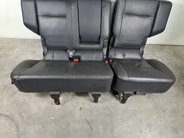 Mitsubishi Pajero Second row seats 