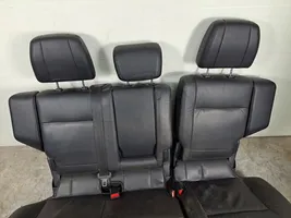 Mitsubishi Pajero Second row seats 