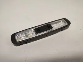 Mercedes-Benz C W205 Lampka podsufitki tylna A2389065100