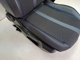 Peugeot 2008 II Front passenger seat 