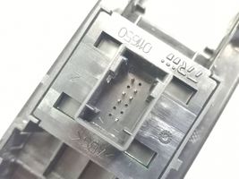 Lancia Ypsilon Interrupteur commade lève-vitre 735531344