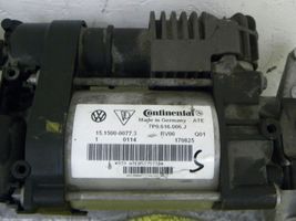 Volkswagen Touareg I Air suspension compressor/pump 7p0616006j