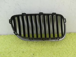 BMW 5 F10 F11 Grille calandre supérieure de pare-chocs avant 7200727