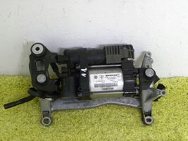 Volkswagen Touareg II Air suspension compressor/pump 7P0616006J