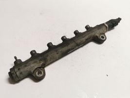 Hyundai Matrix Kraftstoffverteiler Einspritzleiste Verteilerrohr 0445214067