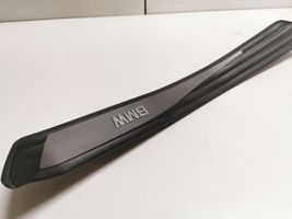 BMW 5 E60 E61 Rivestimento posteriore minigonna laterale 7034306