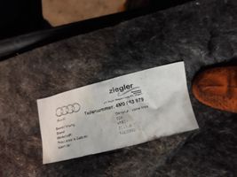 Audi Q7 4M Apmušimas priekinių durų (obšifke) 4M1867105G