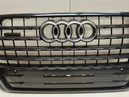 Audi Q7 4M Grotelės viršutinės 4M0853651F