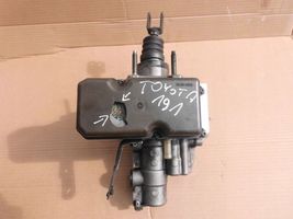 Toyota Prius (XW50) Cilindro del sistema frenante 4721047110