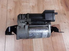 Mercedes-Benz E W213 Ilmajousituksen kompressoripumppu 4430200191