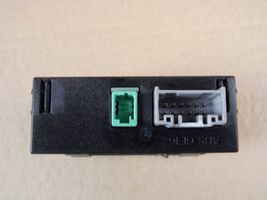 Mazda CX-3 USB-pistokeliitin D09H669U0B