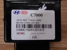 Hyundai i20 (GB IB) Gniazdo / Złącze USB 96120C7000