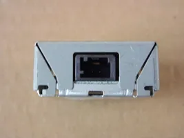 Toyota RAV 4 (XA50) Connecteur/prise USB 8553233020