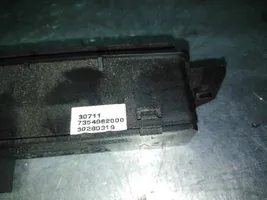 Fiat Doblo Botón interruptor de luz de peligro 7354982000