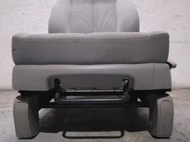 KIA Carens II Fotel przedni kierowcy 