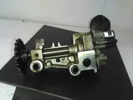 Opel Vivaro Oil pump 7700600252