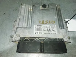 KIA Carens III Engine control unit/module 0281032241