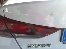 Hyundai Elantra VI Lampa tylna 92403F2010