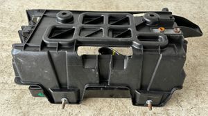 Lancia Thema Boîte de batterie 05112061AK