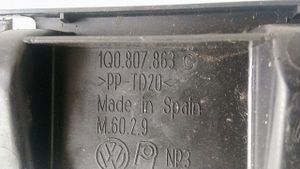 Volkswagen Eos Soporte de montaje del parachoques trasero 1Q0807863C