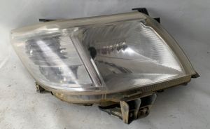 Toyota Hilux (AN10, AN20, AN30) Headlight/headlamp 