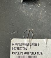 Peugeot 208 Veidrodėlio plastikinė apdaila 967389709V