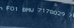 BMW 7 F01 F02 F03 F04 Gumowa uszczelka drzwi tylnych 6208212