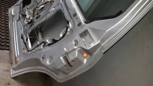 Mazda MPV Ritinėlių kreiptuvų/ vyrių komplektas LDY77202XA