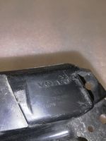 Volvo V60 Uchwyt / Mocowanie zderzaka przedniego 31323832