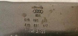 Audi A3 8Y Uchwyt / Mocowanie błotnika przedniego 8Y0821137