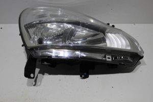 Renault Modus Lampa przednia 8200658377