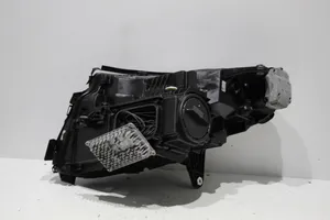 Mercedes-Benz EQC Lampa przednia A2939061201