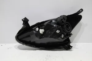 Toyota Aygo AB10 Lampa przednia 811100H070