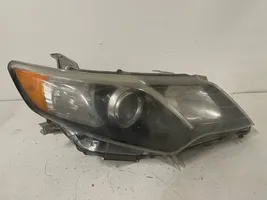 Toyota Camry Lampa przednia 