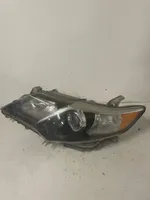 Toyota Camry Lampa przednia 