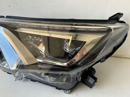 Toyota RAV 4 (XA40) Lampa przednia 