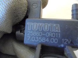 Toyota RAV 4 (XA40) Zawór podciśnienia / Elektrozawór turbiny 258600R011