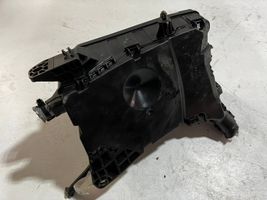 Toyota Auris E180 Couvercle de boîte à fusibles 8266202B71