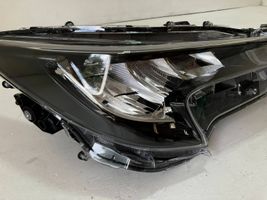 Toyota Corolla E210 E21 Lampa przednia 8111002S60