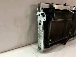 Toyota Auris E180 Set del radiatore 