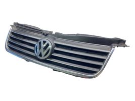 Volkswagen PASSAT B5.5 Etupuskurin ylempi jäähdytinsäleikkö 3B0853601C